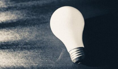 Utilisation de règles de formulaire pour charger des informations provenant de n’importe quelle entité sur les formulaires : Par exemple, n’enregistrez les modifications que lorsque des données spécifiques sont associées.
